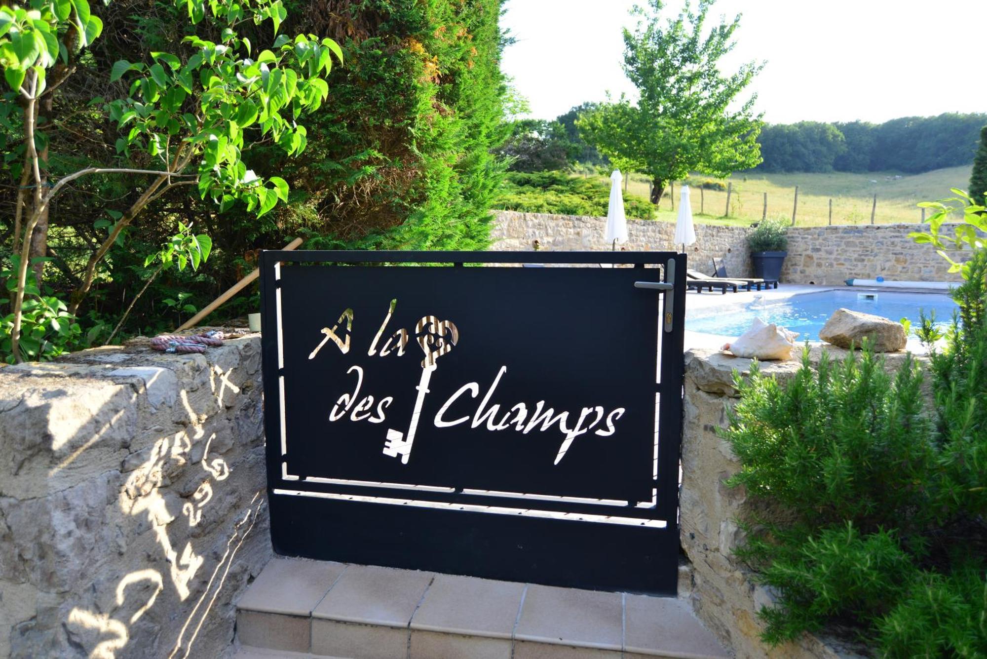 Chambre D'Hotes A La Cle Des Champs Varen Exterior foto